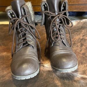 Brown Lace-Up Ankle Boots with Fur- Size 8.5